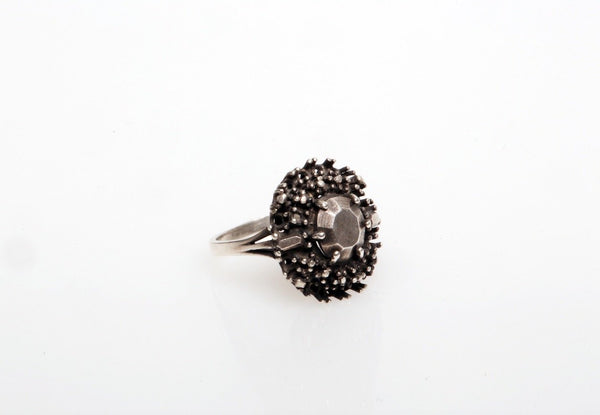 JULIA ZIMMERMANN BIG PRONG RING WITH A FILED STONE - NOBLEMARS