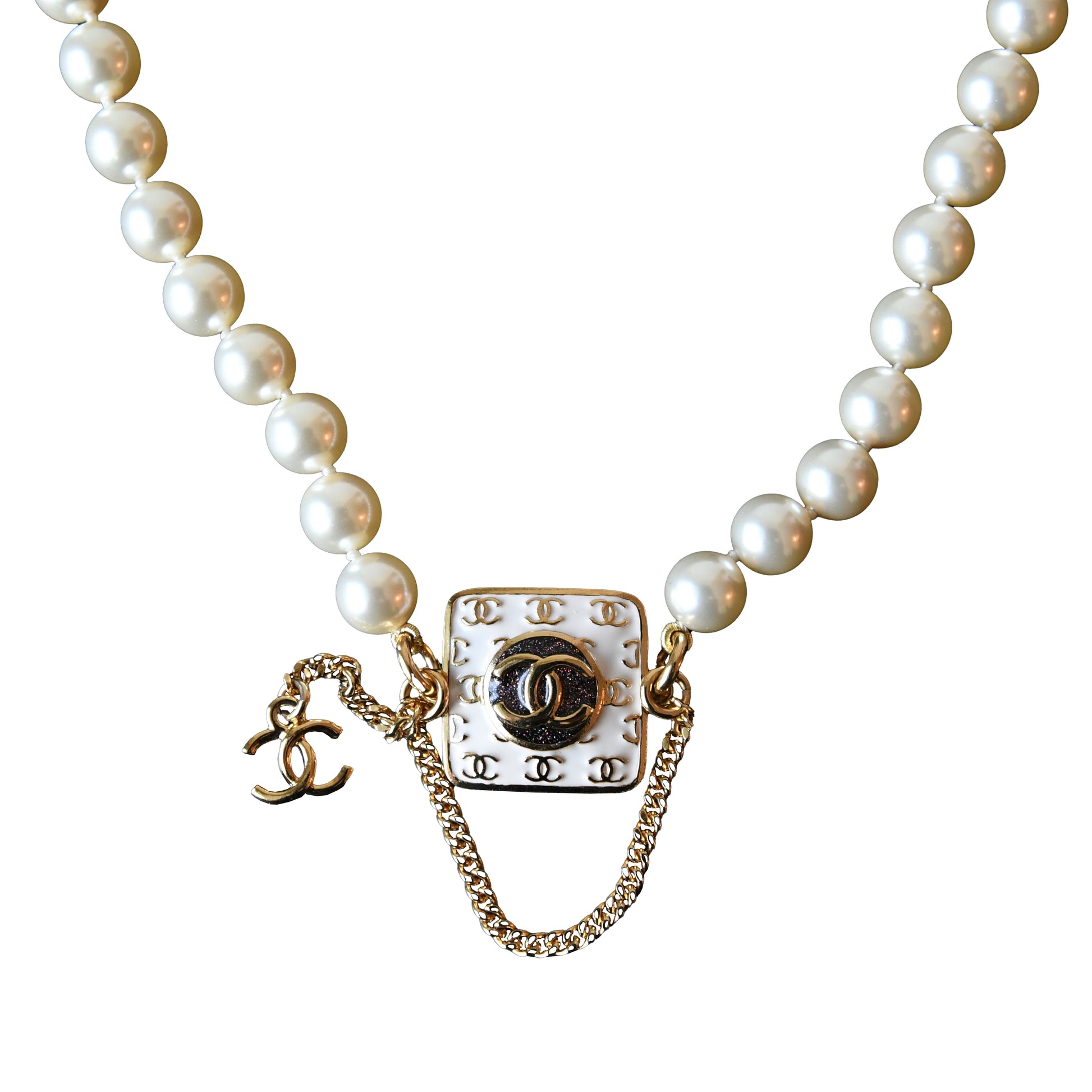 Chanel 24C Enamel CC Square With Pearl Choker Necklace Gold-NOBLEMARS