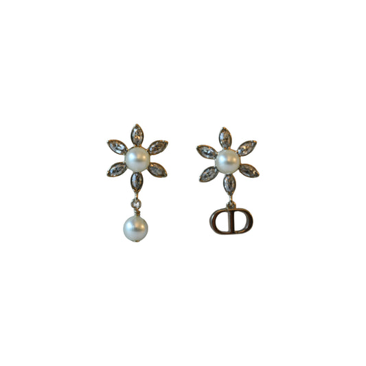 Dior Bloom In Dior Resin Pearls and Crystal-Set Floral Motifs Asymmetrical Earrings Gold-NOBLEMARS