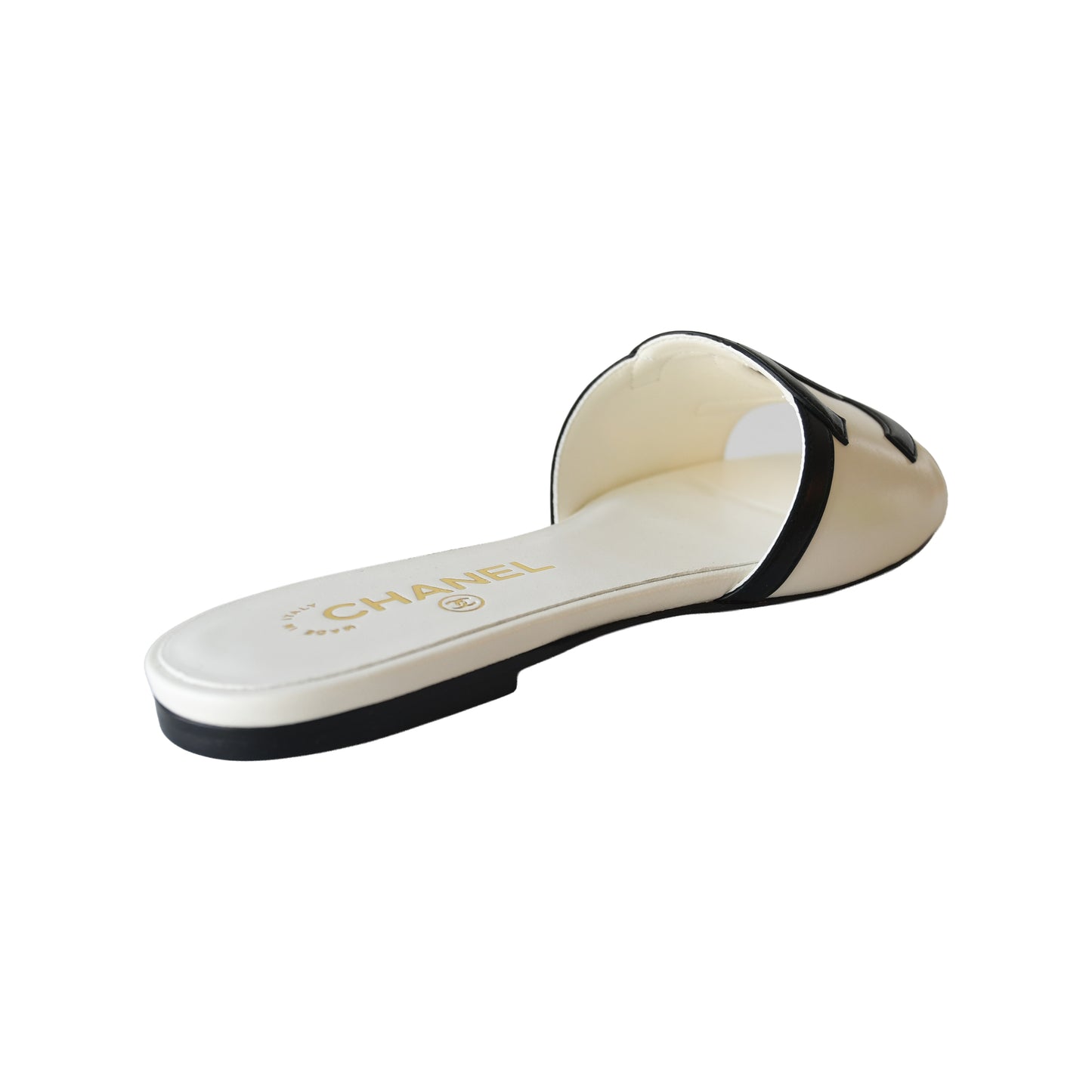 Chanel 26S CC Logo Flat Slide Slipper Sandals Ivory Black