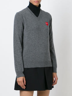 COMME DES GARONS PLAY WOMEN RED HEART V NECK PULLOVER - NOBLEMARS