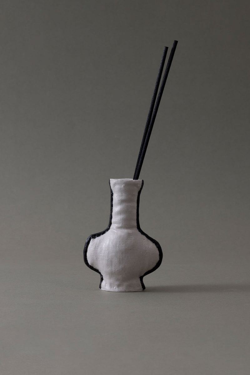 RBOW Jung So Hye Long Neck Ceramic Diffuser - NOBLEMARS