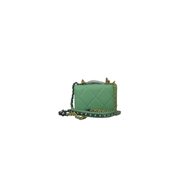 Chanel 19 Wallet on Chain Shiny Goatskin Gold Metal Green - NOBLEMARS