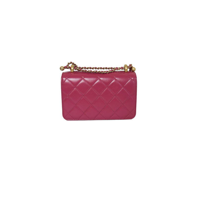  Chanel, Pre-Loved Pink Quilted Lambskin Classic Double Flap  Medium, Pink : Luxury Stores