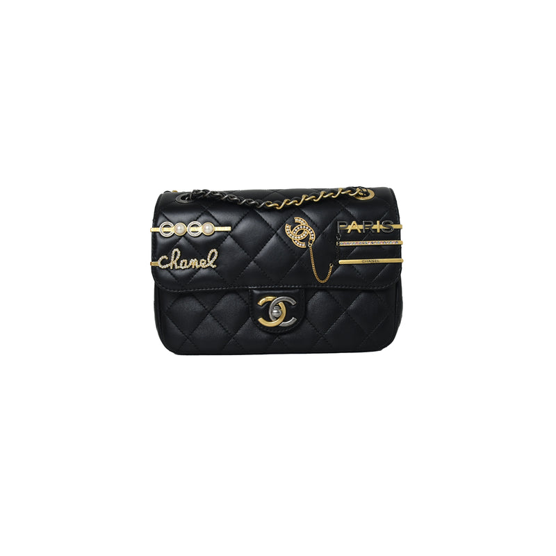 Flap bag, Lambskin, imitation pearls & gold metal, black — Fashion