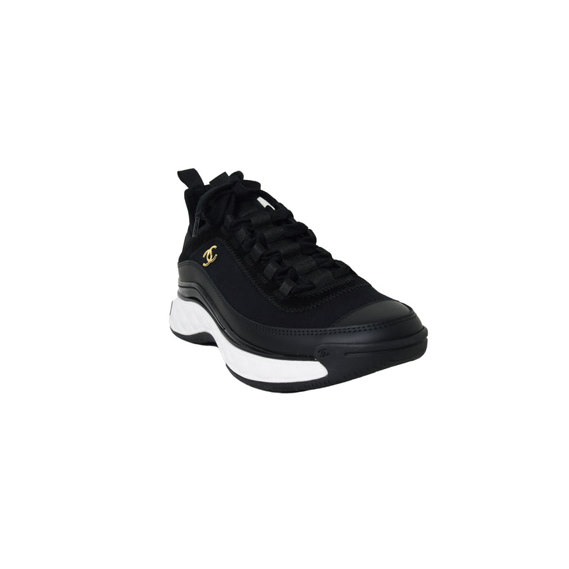 Chanel Bubble Quilted Cc Trainer Sneaker Black White - NOBLEMARS