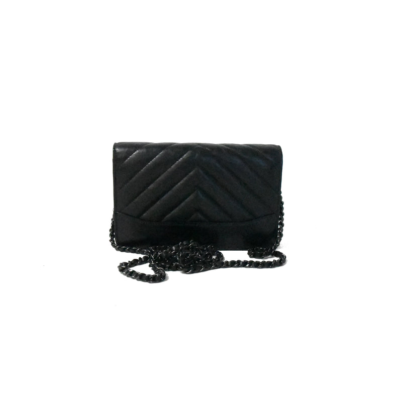 Chanel Chevron Gabrielle Wallet On Chain Black HW Black - NOBLEMARS