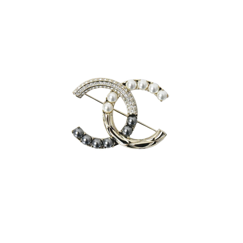 Chanel Pearl Design Brooch - NOBLEMARS