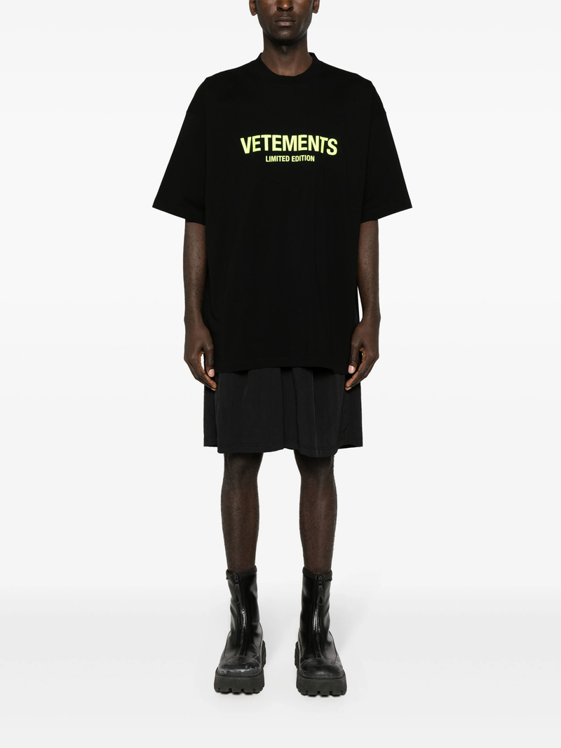VETEMENTS Men Limited Edition Logo T-Shirt - NOBLEMARS